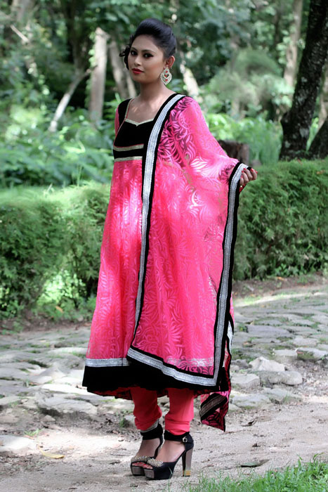 Anarkali pink kurtha salwar with black border 