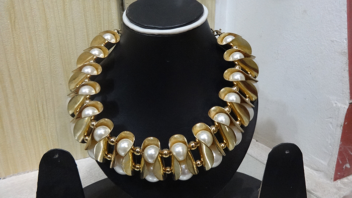 Golden & White Casual Necklace 
