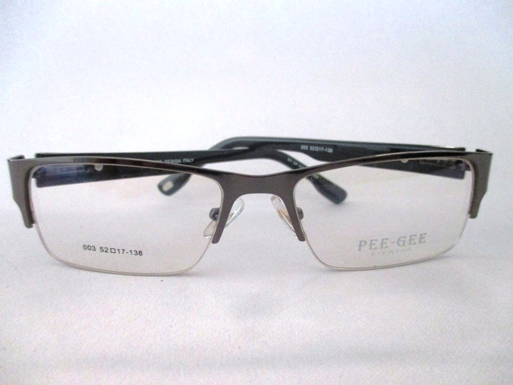 PeeGee Eyewear 02 